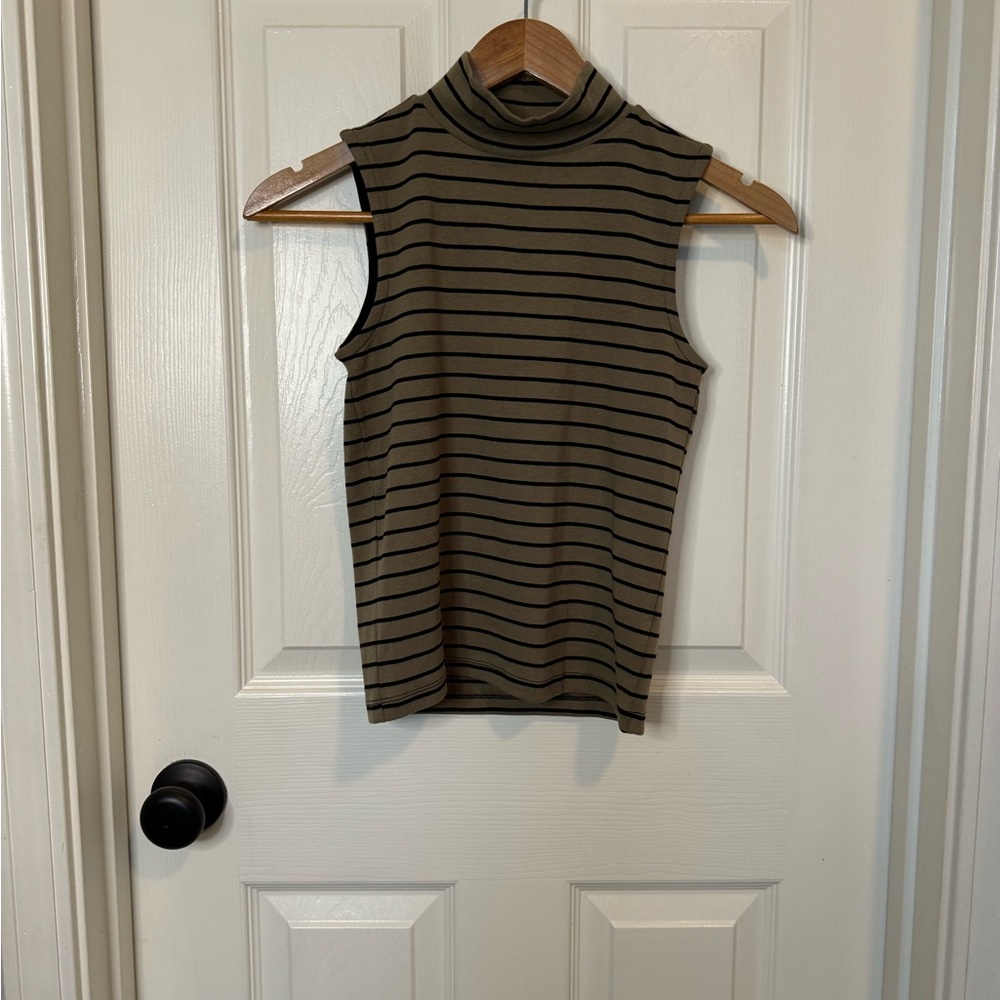 Gap turtleneck tank